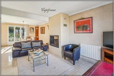 Maison à vendre 7 pièces  sous-sol.  