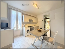 Maison à vendre 5 pièces + garage. Beau terrain de plus de 900m²!