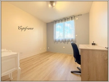 Appartement à vendre 4 pièces HYPER CENTRE. GARE A 4 mn a pied + 1 double box pour 2 voitures