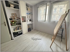 Appartement à vendre 3 pièces. Ascenseur. A coté de la gare RER + 1 place de stationnement