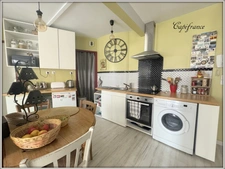 Appartement à vendre 3 pièces. Ascenseur. A coté de la gare RER + 1 place de stationnement