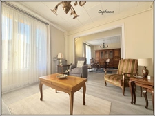 Maison à vendre 5 pièces + garage. Beau terrain de plus de 900m²!