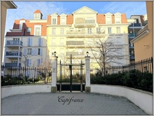Appartement à vendre 3 pièces   balcon + place de parking sous-sol