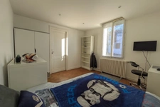 Maison familiale avec jardin et dépendances