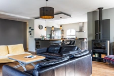 De beaux volumes, un jardin généreux, une vraie maison de famille à Léognan