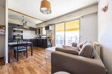 T1 bis meublé, dernier étage avec balcon et vue sur parc – Bordeaux Tivoli