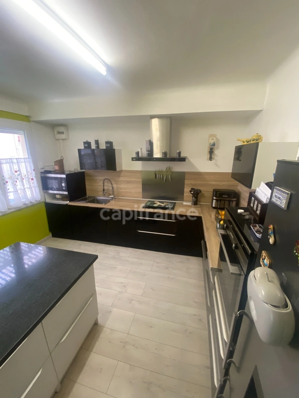 MAISON de FAMILLE 5 CHAMBRES ET APPARTEMENT LOCATIF
