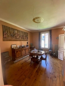 Incroyable: Maison bourgeoise à vendre 7 pièces  (12)