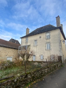 Rare: Beautiful property complex in a picturesque village - House and outbuildings