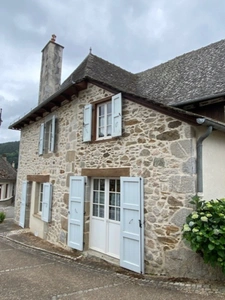 COUP DE COEUR: Maison de village au charme fou...