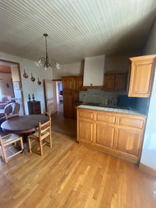 Rare: Bel ensemble immobilier  dans village pittoresque Maison et dépendances