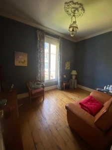 Incroyable: Maison bourgeoise à vendre 7 pièces  (12)