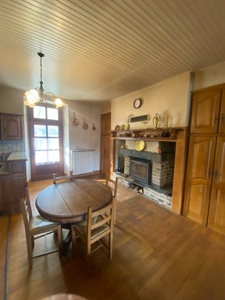 Rare: Bel ensemble immobilier  dans village pittoresque Maison et dépendances