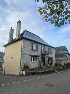 Rare: Beautiful property complex in a picturesque village - House and outbuildings