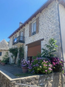 Rare: Beautiful property complex in a picturesque village - House and outbuildings