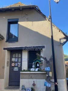 A ne pas manquer : Une maison haute en couleur dans un village pittoresque
