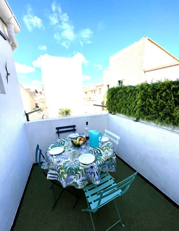 Maison de pêcheur dans le village  du Barcarès avec grand garage
