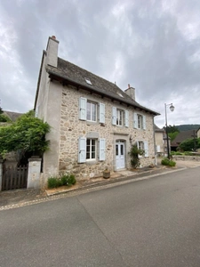COUP DE COEUR: Maison de village au charme fou...