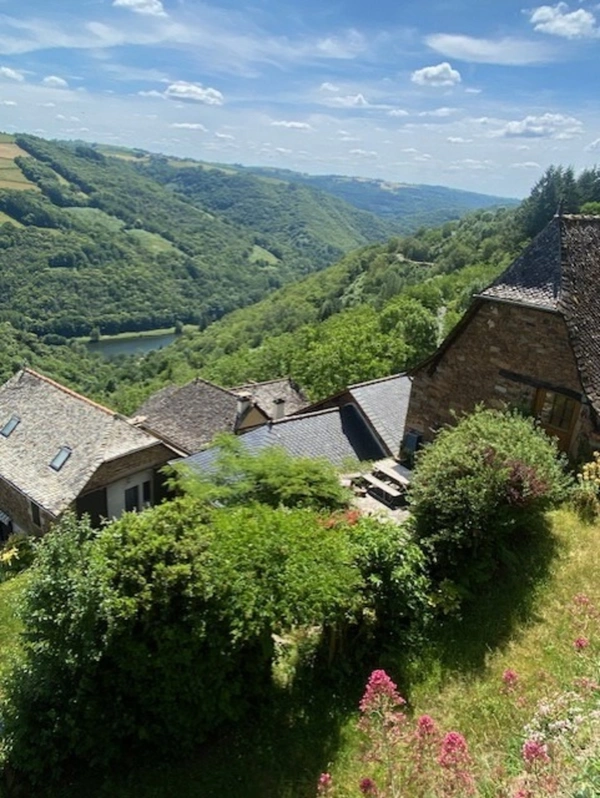OPPORTUNITE: Grange à transformer  à La Vinzelle (12)