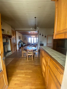 Rare: Bel ensemble immobilier  dans village pittoresque Maison et dépendances