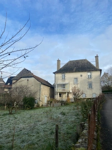 Rare: Beautiful property complex in a picturesque village - House and outbuildings