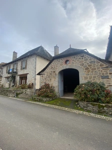 Rare: Beautiful property complex in a picturesque village - House and outbuildings