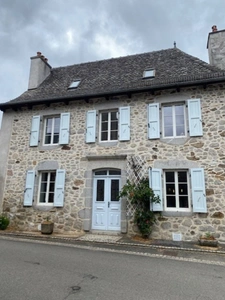 COUP DE COEUR: Maison de village au charme fou...