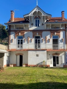 Incroyable: Maison bourgeoise à vendre 7 pièces  (12)