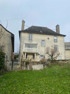 Rare: Beautiful property complex in a picturesque village - House and outbuildings