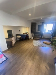 A ne pas manquer : Une maison haute en couleur dans un village pittoresque