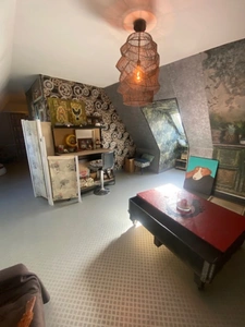 A ne pas manquer : Une maison haute en couleur dans un village pittoresque