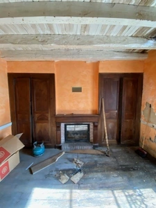 Maison de village pleine de charme à rénover, Calvinet-Puycapel