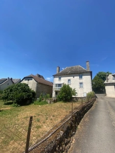 Rare: Beautiful property complex in a picturesque village - House and outbuildings
