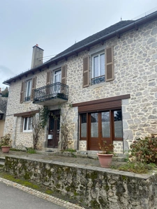 Rare: Beautiful property complex in a picturesque village - House and outbuildings