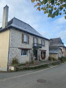 Rare: Beautiful property complex in a picturesque village - House and outbuildings
