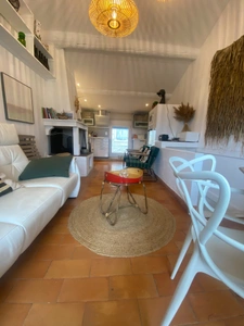 RARE......UNE MAISON: 2 APPARTEMENTS. UNE TERRASSE avec VUE SUR ETANG. PORTE OUVERTE LE SAMEDI 22 AOUT A 10HOO
