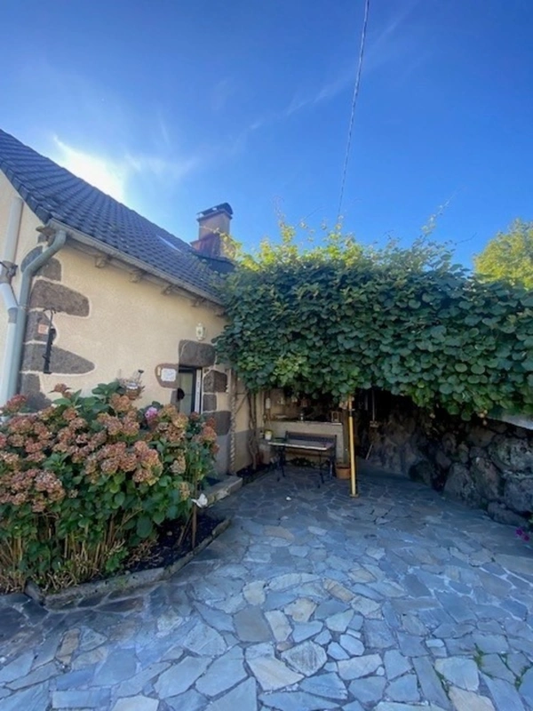 Maison de campagne  à vendre 3 pièces proche de Salers (15)