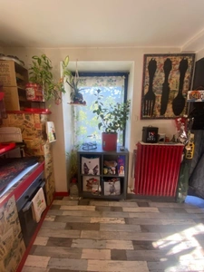 A ne pas manquer : Une maison haute en couleur dans un village pittoresque