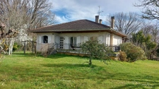Maison 5 pièces 91 m² avec 3 chambres, sous-sol intégral, 2 garages et fort potentiel à Siorac-en-Périgord, au calme proche Dordogne