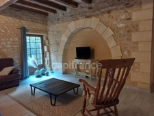 For sale, a 364 m² house surrounded by more than 2.5 hectares of land in Carsac-Aillac with 3 furnished gîtes, a main house and a swimming pool.