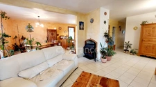 Maison à Sergeac de 151m², 6 pièces, au calme, sans vis à vis, sans travaux avec vue dégagée + garage XXL + chalet.