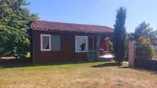 Maison de plain-pied rénovée avec piscine, terrasse couverte de 50 m² et chalet indépendant – Périgord Noir