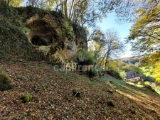 A vendre. Ensemble de 250m² à Tursac (24) avec maison d'habitation, gîte, piscine lagon sur près de 1,5 hectares de terrain en partie boisé. possibilité de création d'une auberge. Source. Géothermie