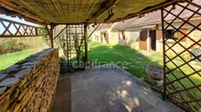 Maison en pierres à Coux et Bigaroque 150m² avec 6 pièces, 3 chambres, 2 garages et atelier, terrain de 5577m², sans vis à vis au coeur de la nature.