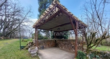 Maison en pierres à Coux et Bigaroque 150m² avec 6 pièces, 3 chambres, 2 garages et atelier, terrain de 5577m², sans vis à vis au coeur de la nature.