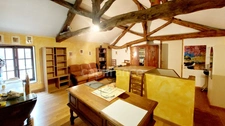A vendre. Ensemble de 250m² à Tursac (24) avec maison d'habitation, gîte, piscine lagon sur près de 1,5 hectares de terrain en partie boisé. possibilité de création d'une auberge. Source. Géothermie
