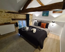 Exceptional stone house – 220 m² renovated – Saint-Cybranet – Fully equipped and furnished – Outbuildings