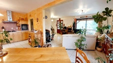 Maison à Sergeac de 151m², 6 pièces, au calme, sans vis à vis, sans travaux avec vue dégagée + garage XXL + chalet.