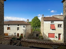 Maison de ville, Villefranche du Périgord, 140m2, totalement rénovée et meublée, cave voutée. Idéal résidence secondaire ou location meublée