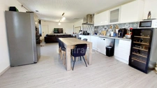 Ensemble immobilier 185m², 3 habitations indépendantes, grange, garage, love room, bonne rentabilité financière.